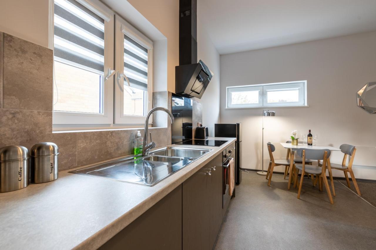The Eldern - Spacious, Netflix, Free Parking, Close To A1 Peterborough Exterior photo