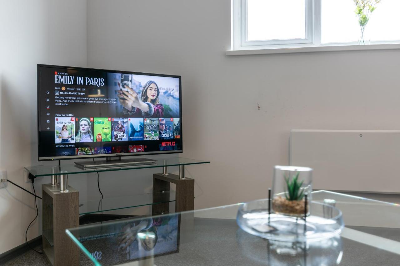 The Eldern - Spacious, Netflix, Free Parking, Close To A1 Peterborough Exterior photo